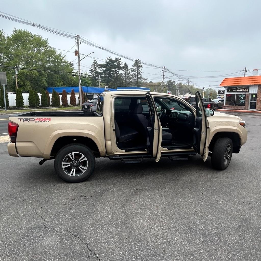 Toyota Tacoma  2018