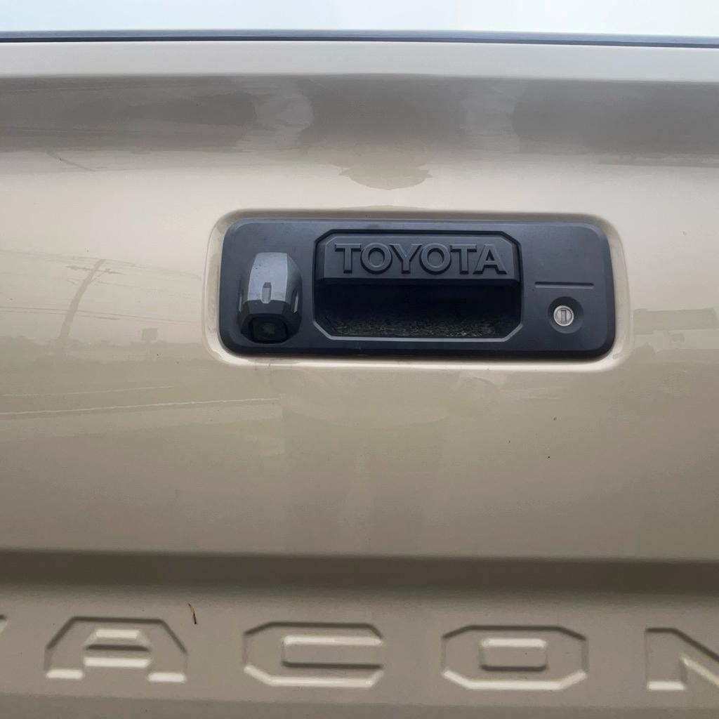Toyota Tacoma  2018
