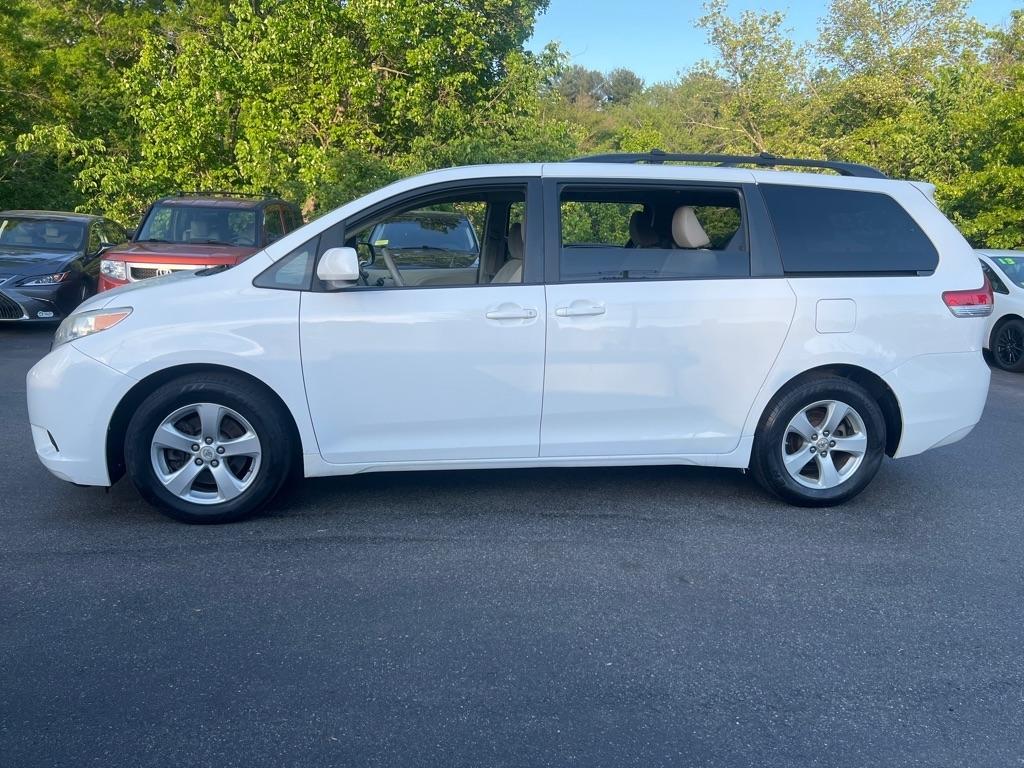 Toyota Sienna  2012