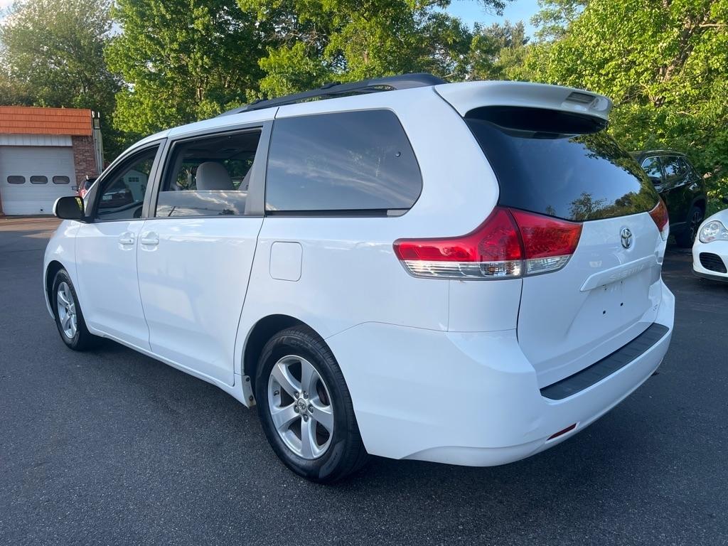 Toyota Sienna  2012
