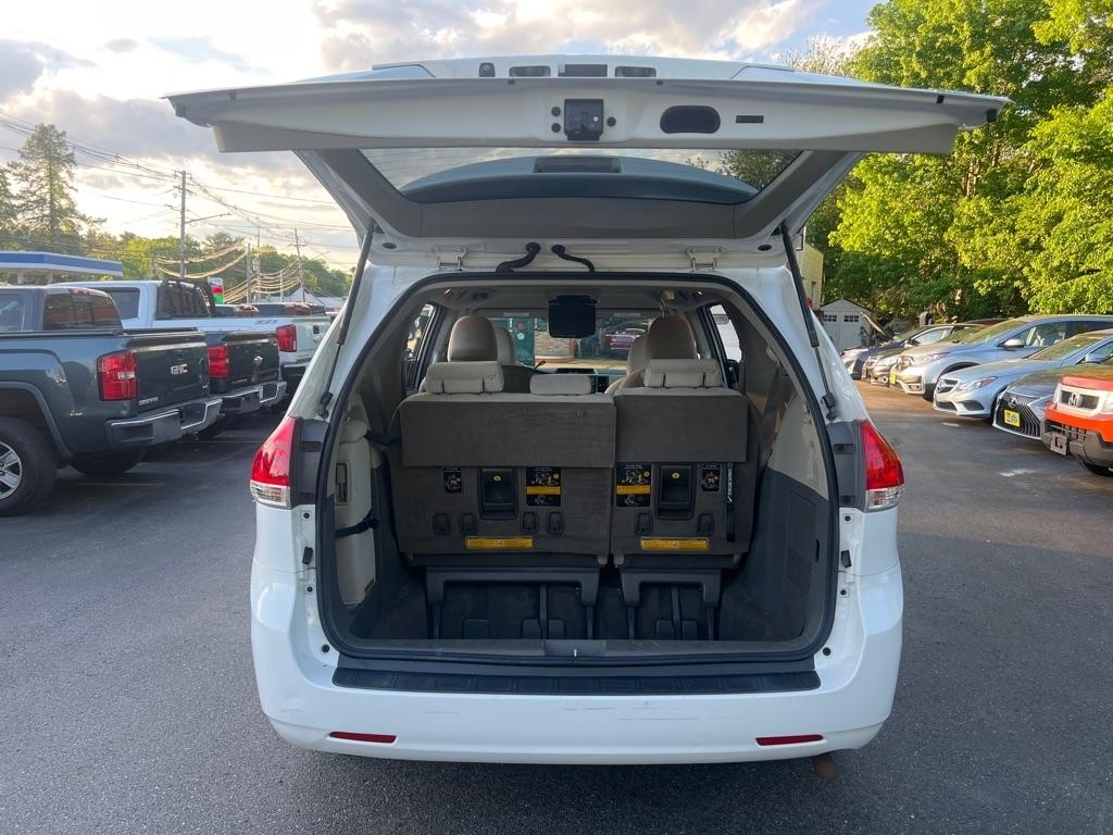 Toyota Sienna  2012