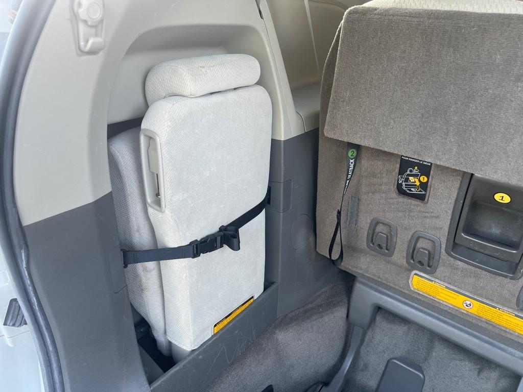 Toyota Sienna  2012