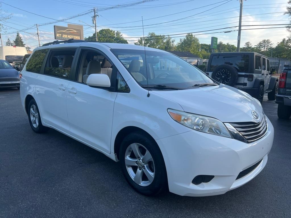 Toyota Sienna  2012