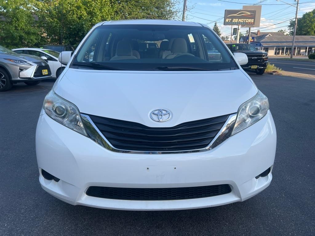 Toyota Sienna  2012