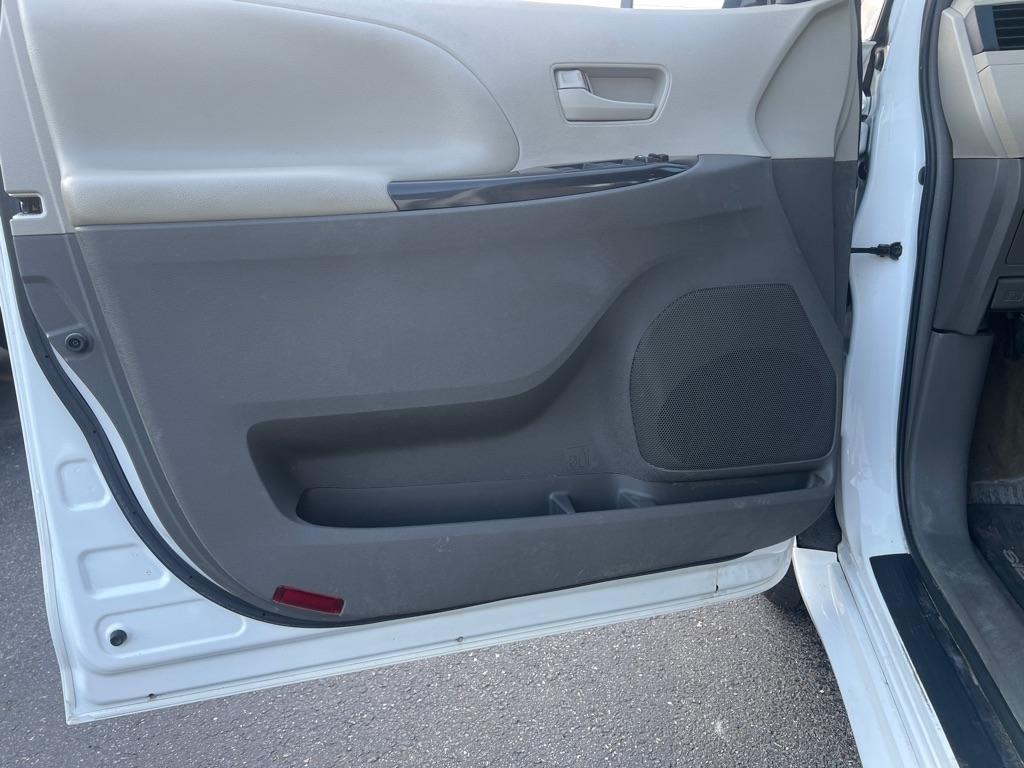 Toyota Sienna  2012