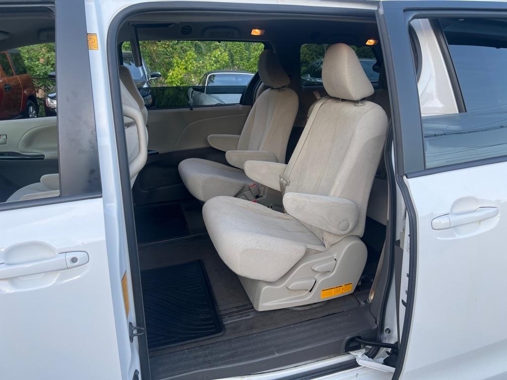Toyota Sienna  2012