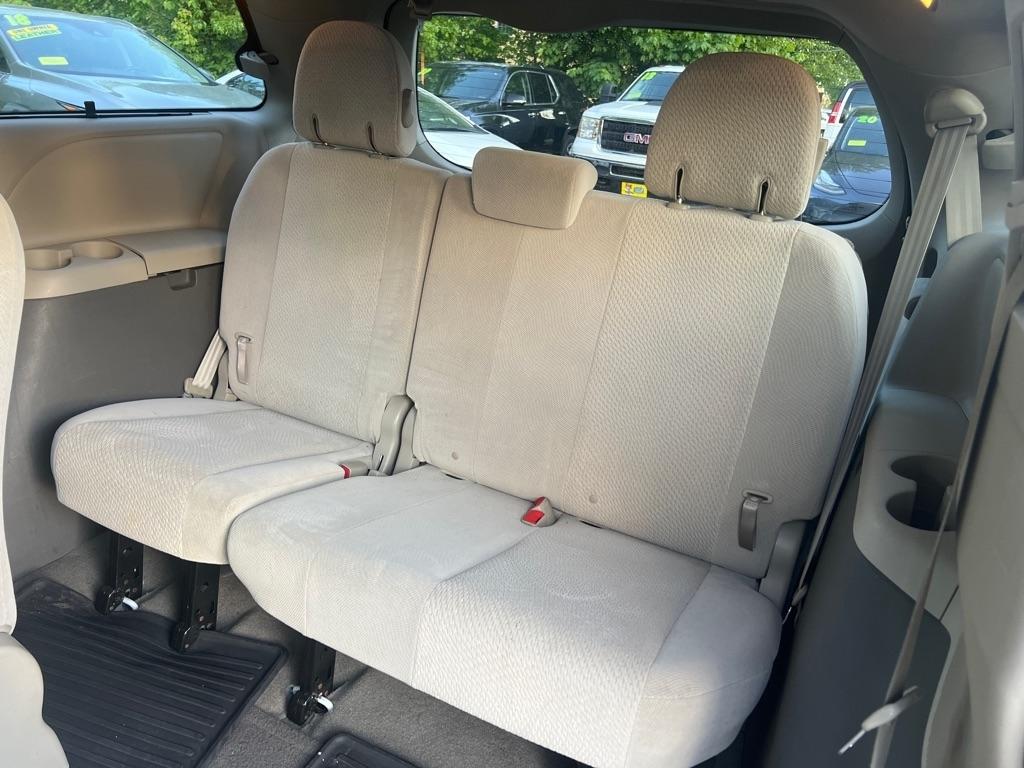 Toyota Sienna  2012
