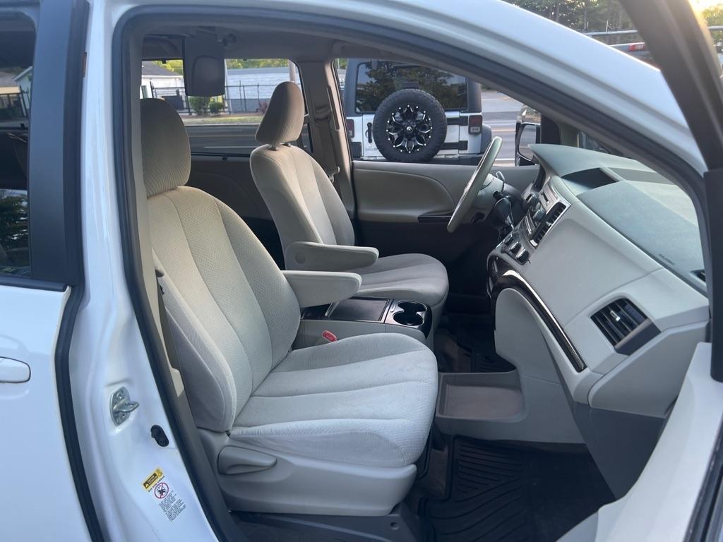 Toyota Sienna  2012