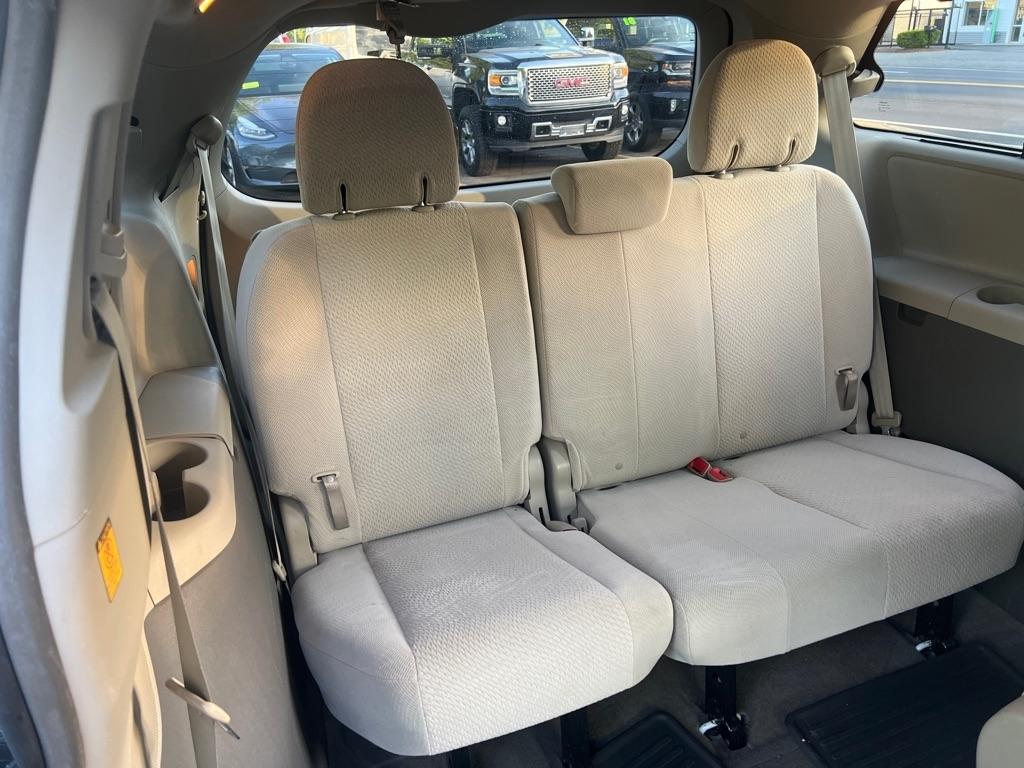 Toyota Sienna  2012