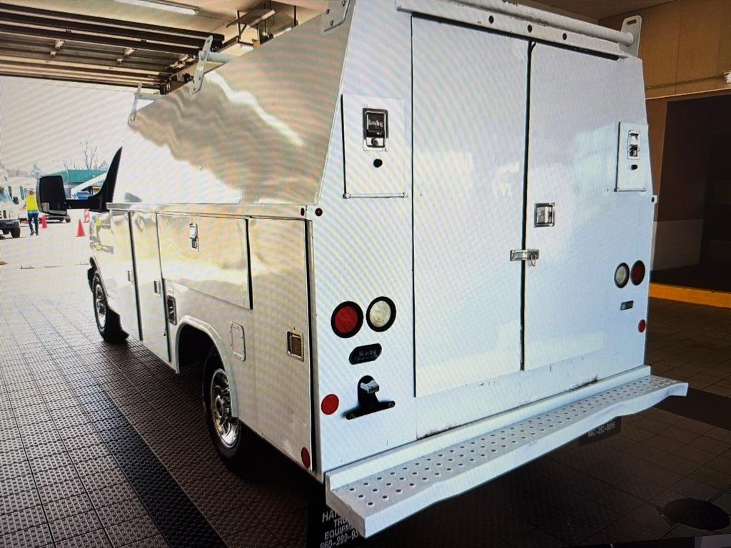 GMC Savana Commercial Cutaway  2015