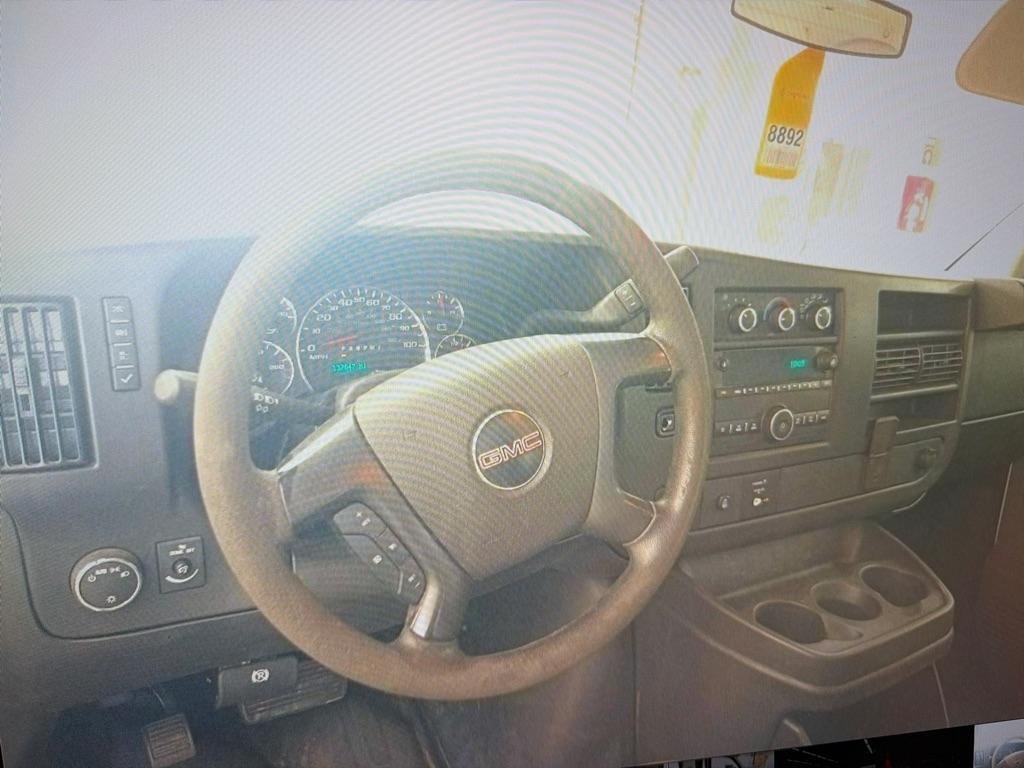 GMC Savana Commercial Cutaway  2015