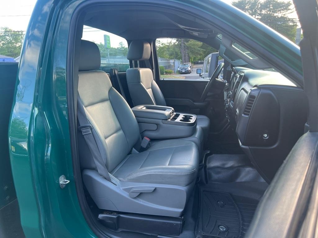 Chevrolet Silverado 3500HD Built After Aug 14  2015