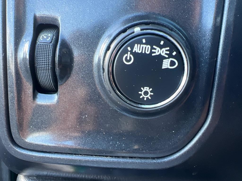 Chevrolet Silverado 3500HD Built After Aug 14  2015
