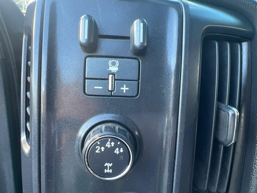 Chevrolet Silverado 3500HD Built After Aug 14  2015