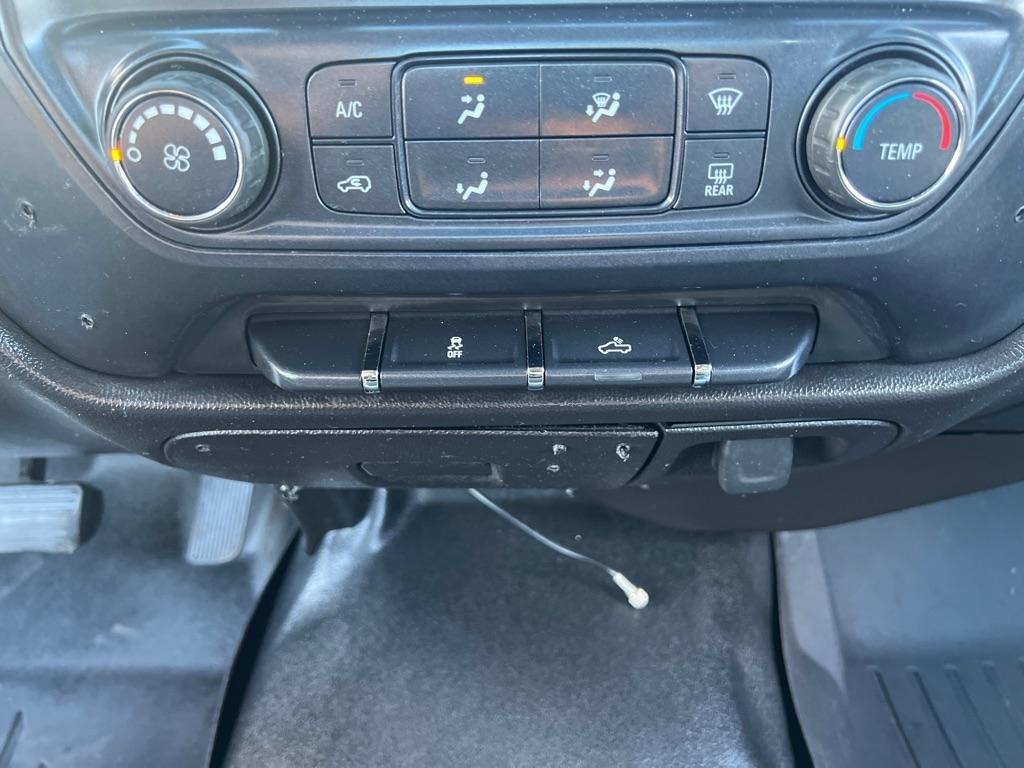 Chevrolet Silverado 3500HD Built After Aug 14  2015
