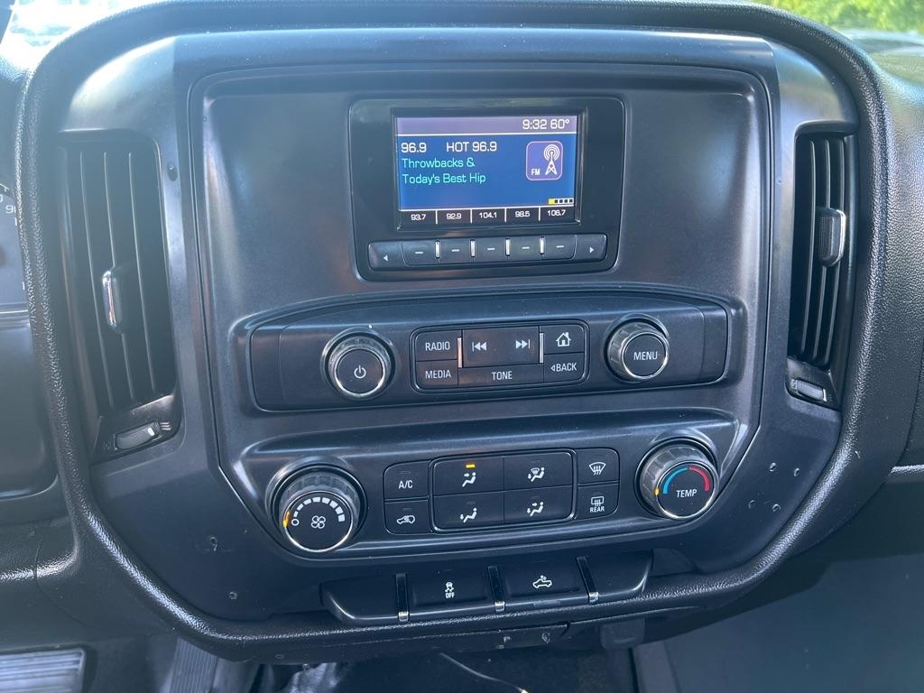 Chevrolet Silverado 3500HD Built After Aug 14  2015