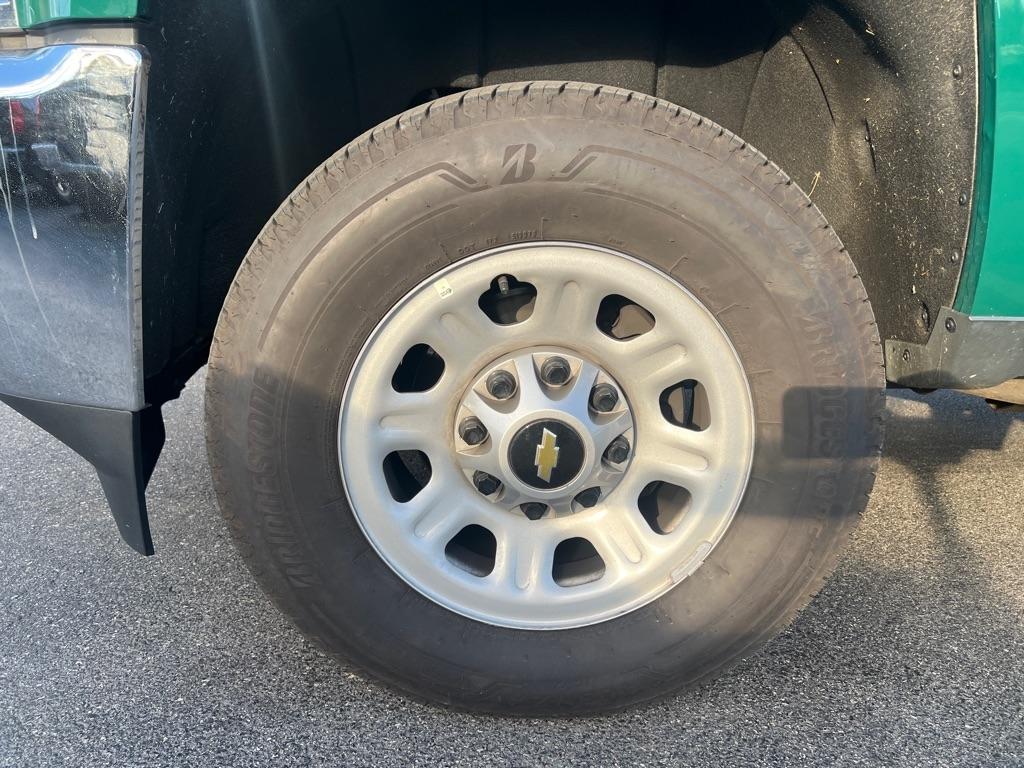 Chevrolet Silverado 3500HD Built After Aug 14  2015
