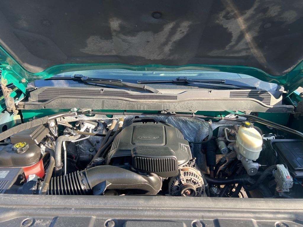 Chevrolet Silverado 3500HD Built After Aug 14  2015