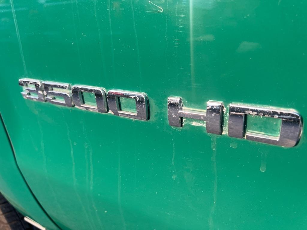 Chevrolet Silverado 3500HD Built After Aug 14  2015