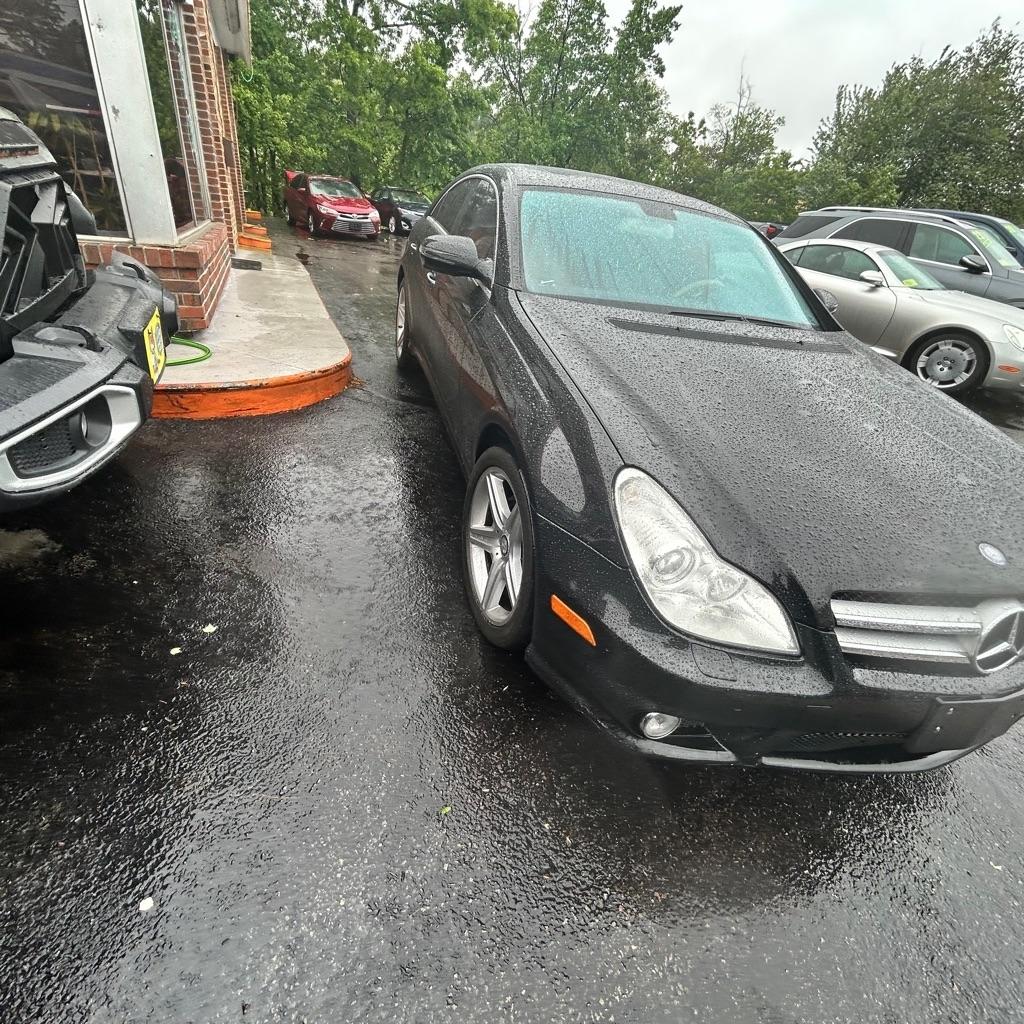 Mercedes-Benz CLS-Class  2011