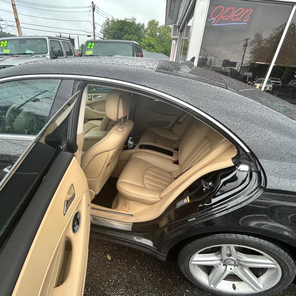 Mercedes-Benz CLS-Class  2011