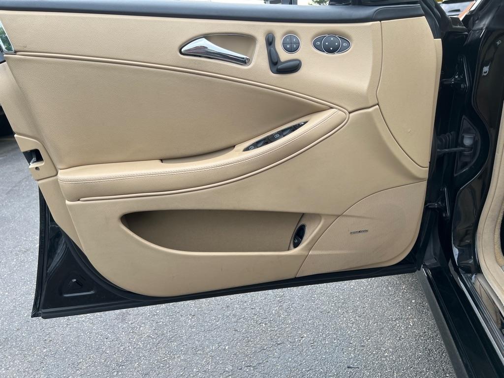 Mercedes-Benz CLS-Class  2011