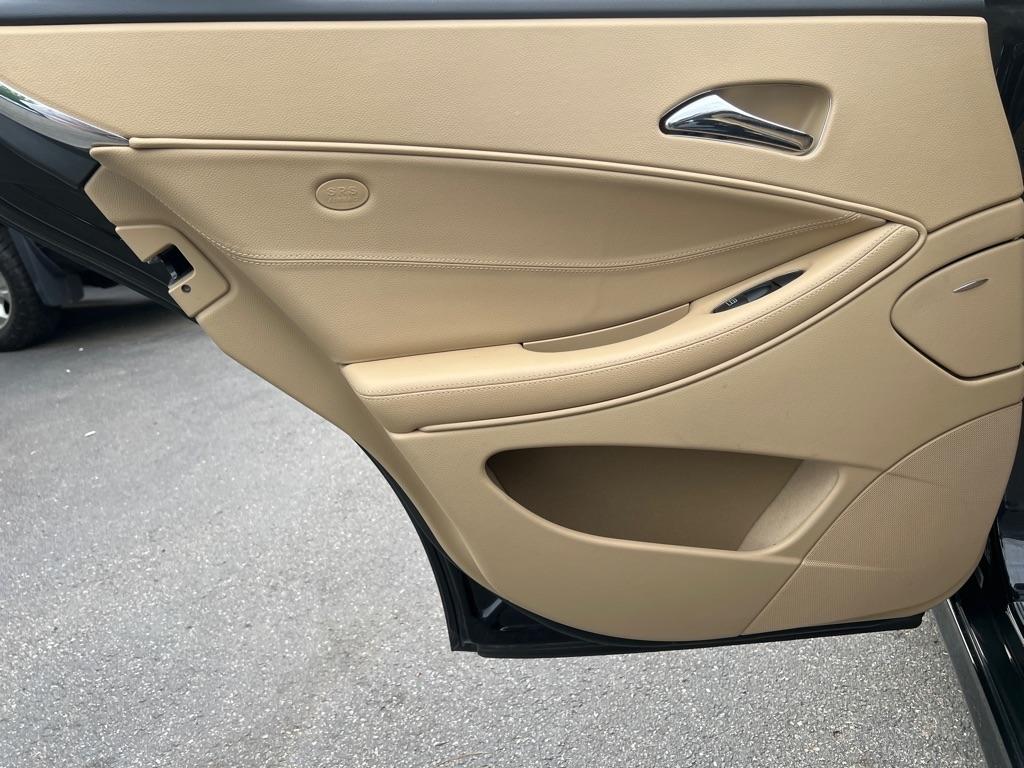 Mercedes-Benz CLS-Class  2011