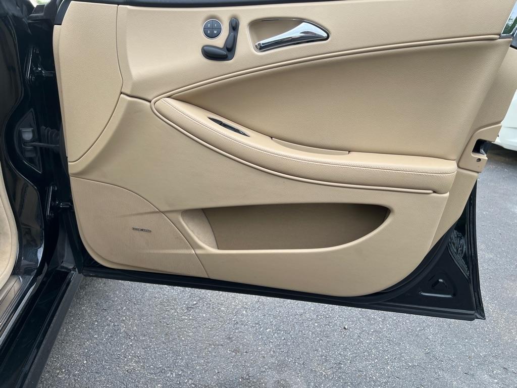 Mercedes-Benz CLS-Class  2011