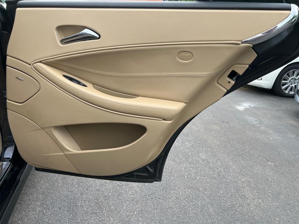 Mercedes-Benz CLS-Class  2011