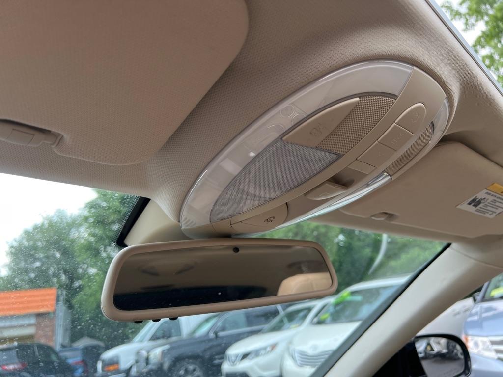 Mercedes-Benz CLS-Class  2011
