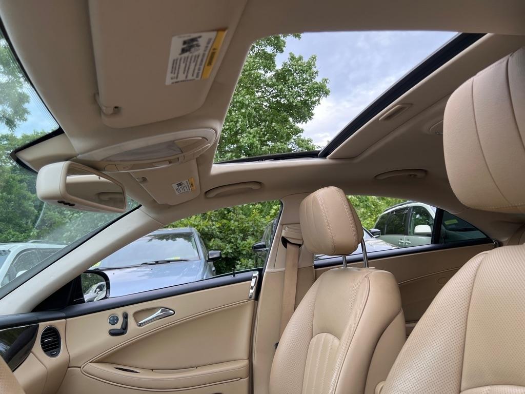 Mercedes-Benz CLS-Class  2011
