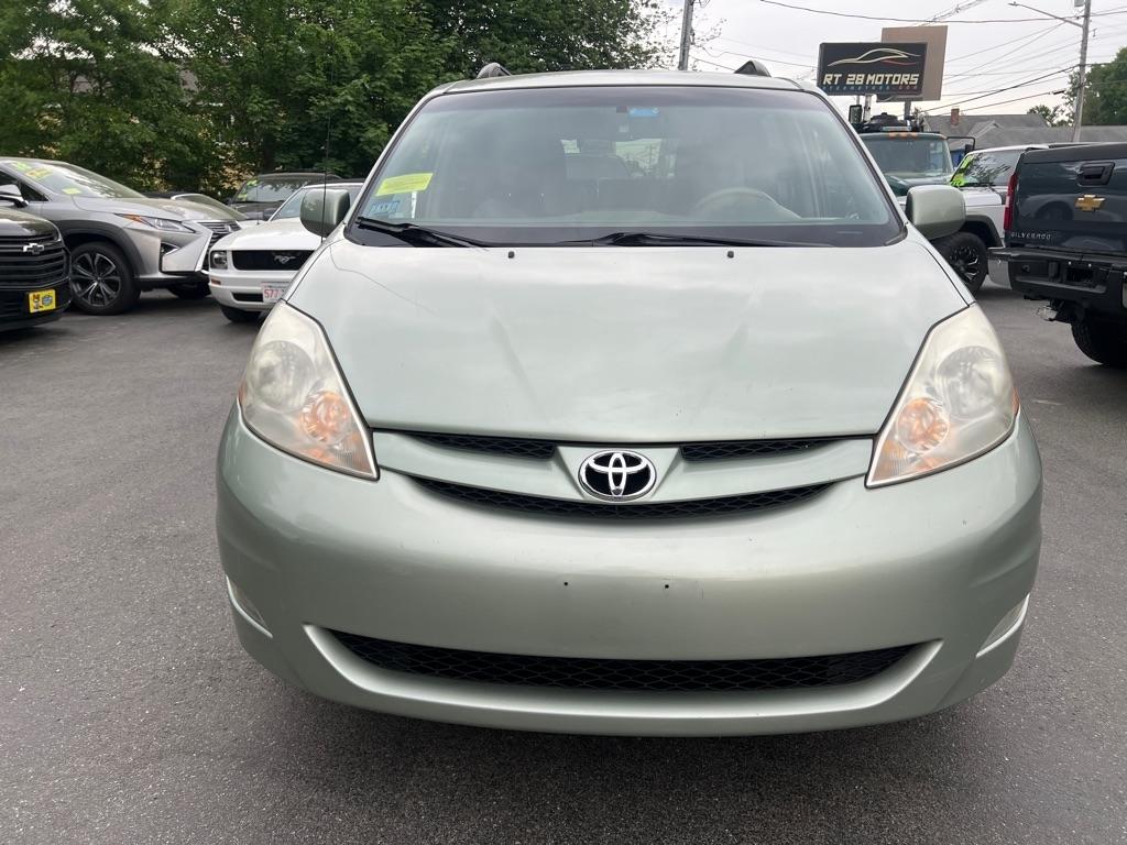 Toyota Sienna  2010