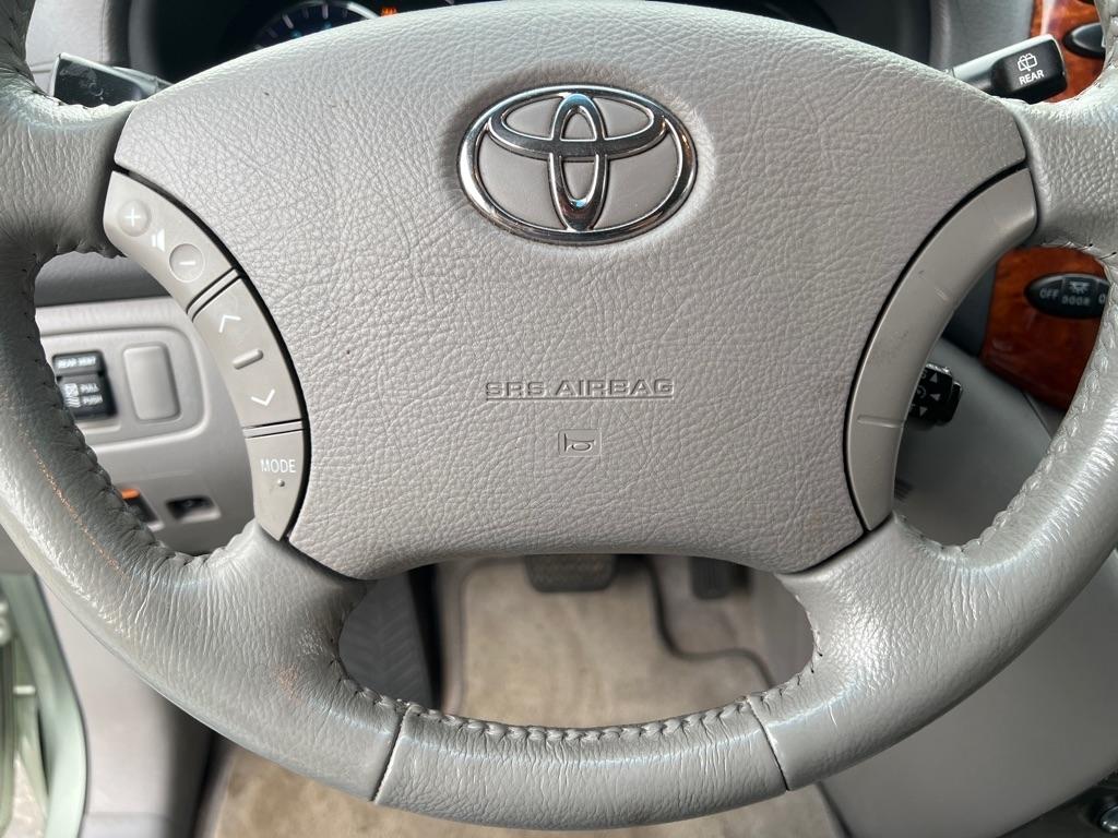 Toyota Sienna  2010