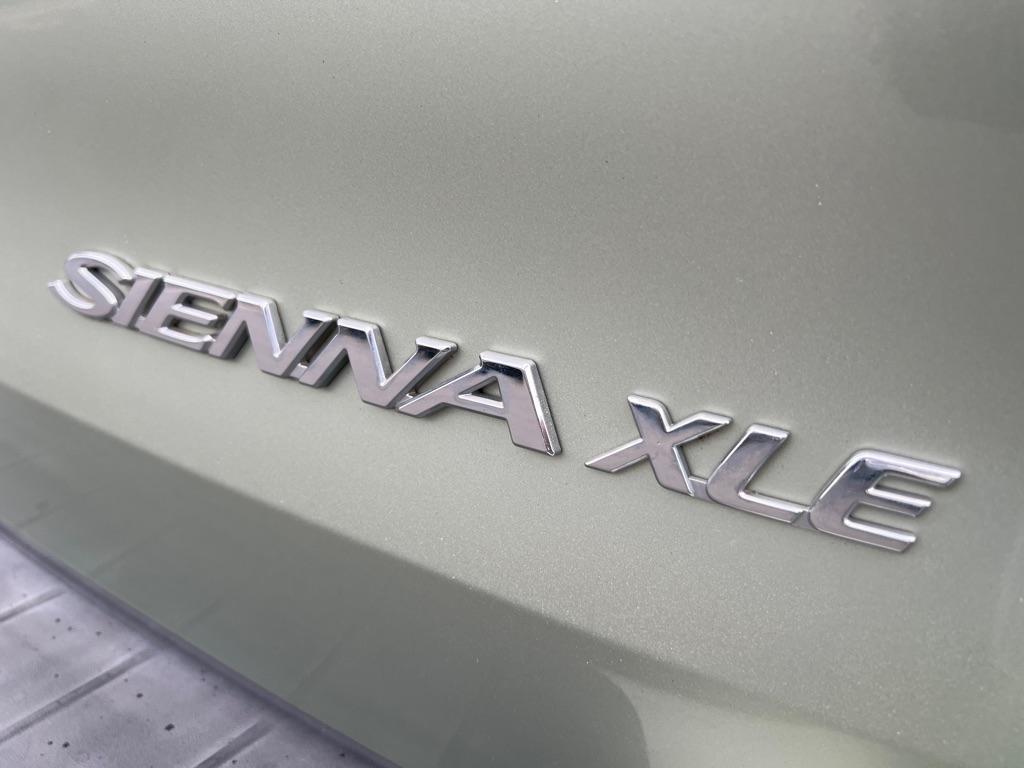 Toyota Sienna  2010
