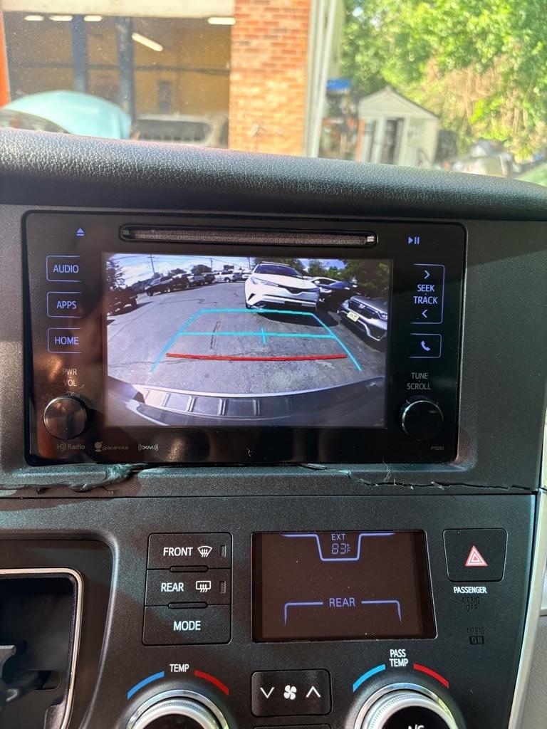 Toyota Sienna  2017