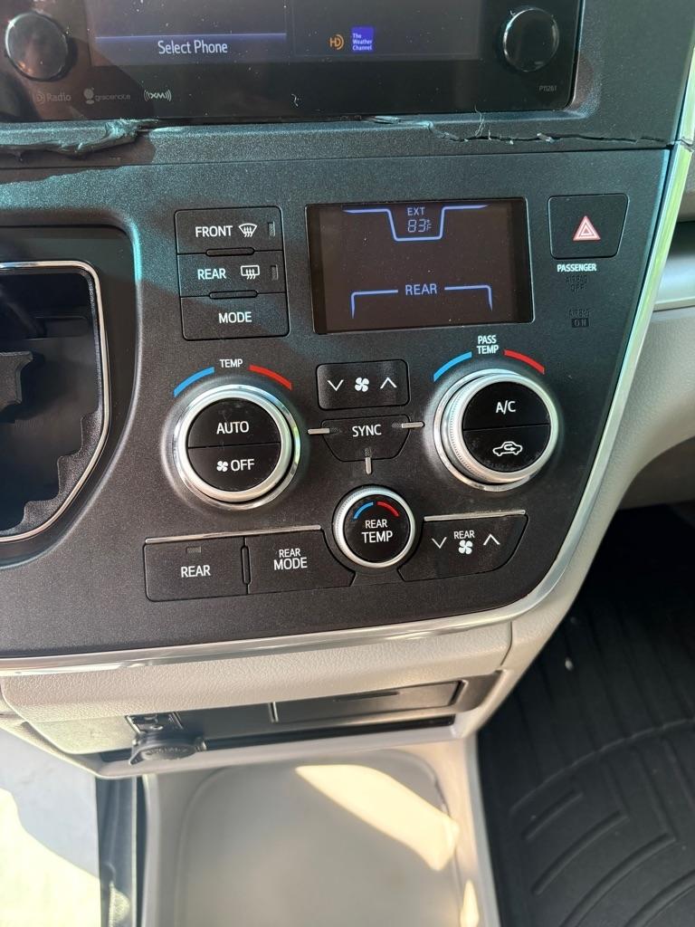 Toyota Sienna  2017