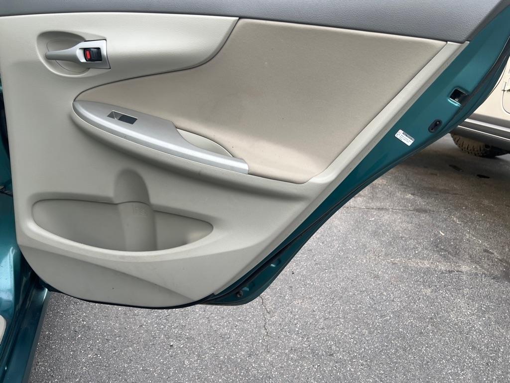 Toyota Corolla  2010