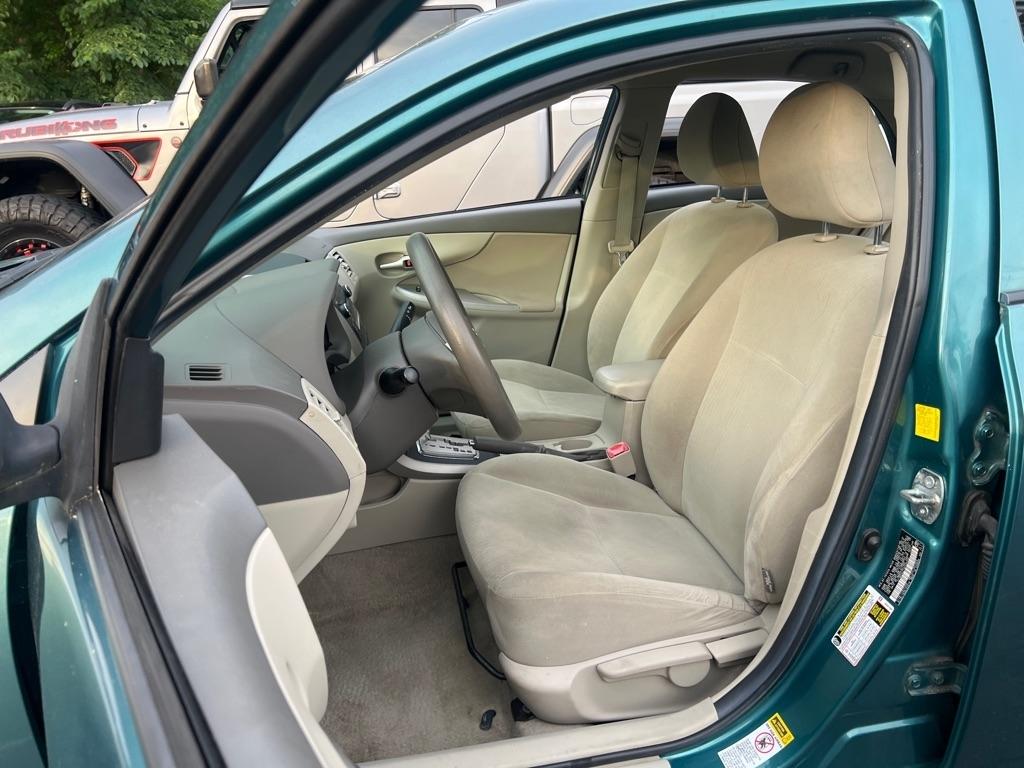 Toyota Corolla  2010