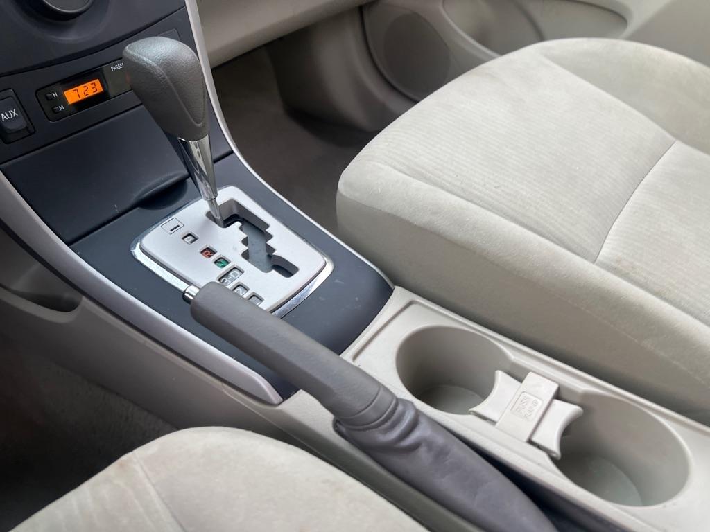 Toyota Corolla  2010