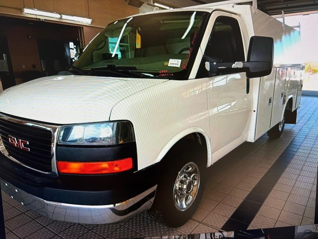 2015 GMC Savana Commercial Cutaway CUTAWAY G3500