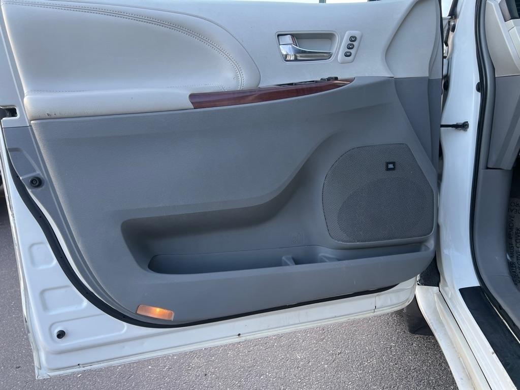 Toyota Sienna  2014