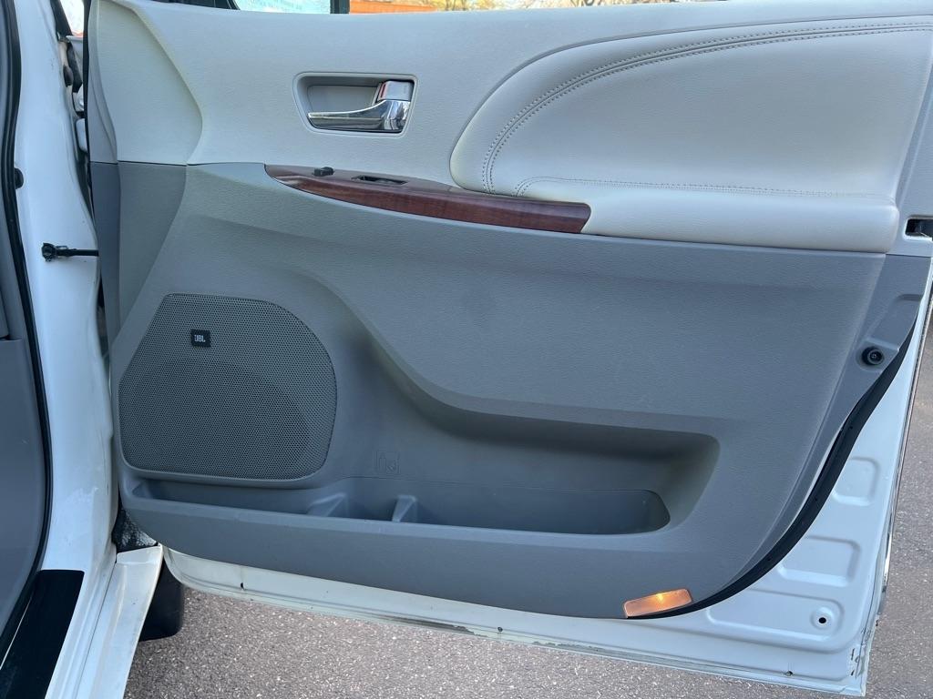 Toyota Sienna  2014