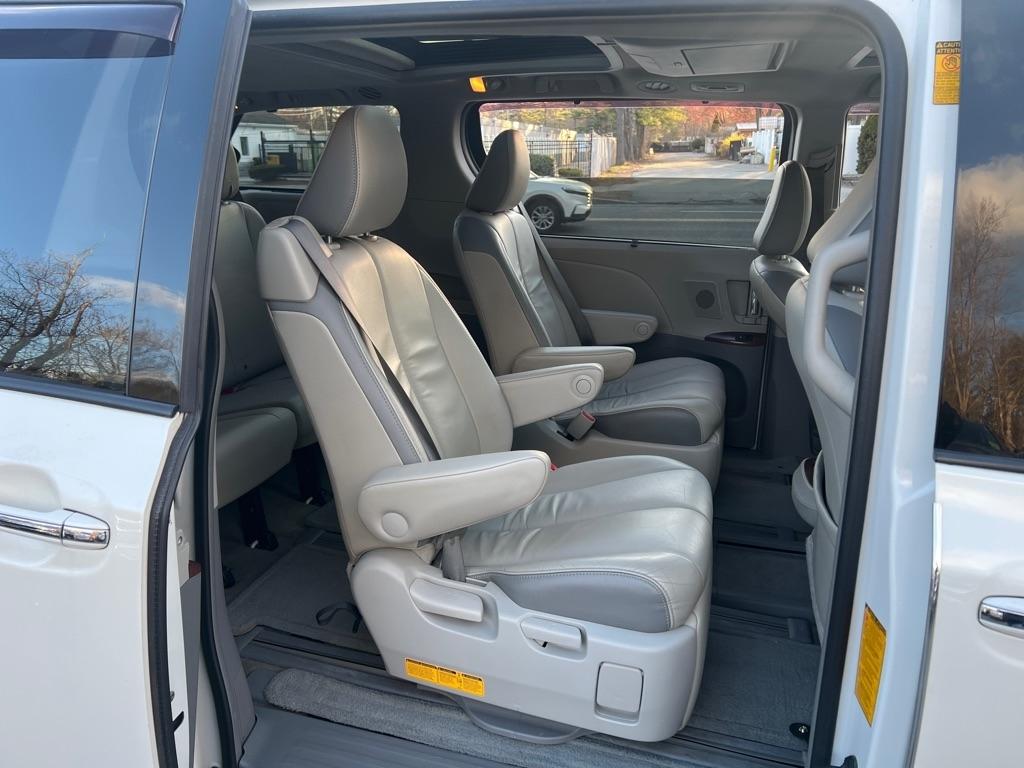 Toyota Sienna  2014