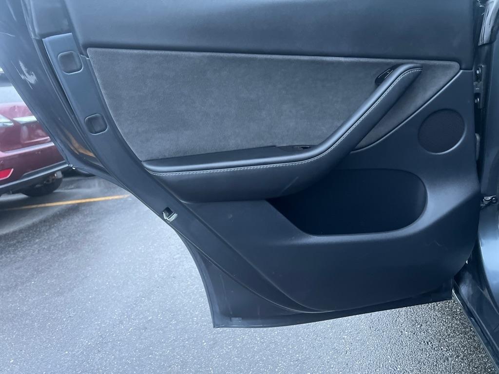 Tesla Model Y  2020