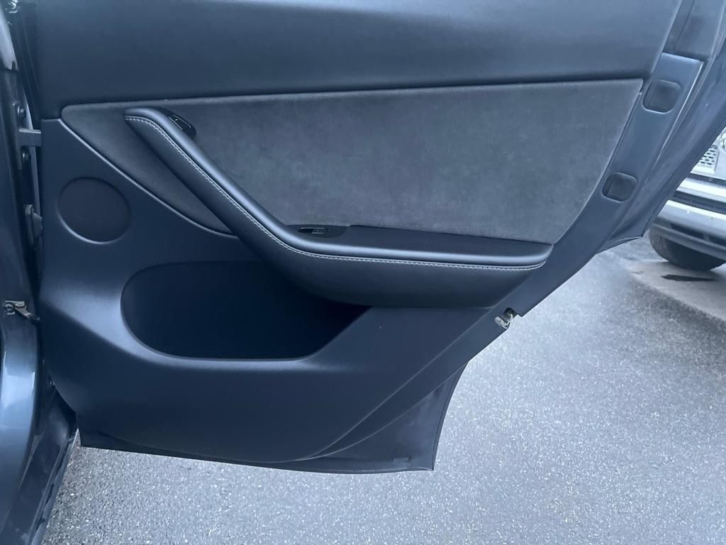 Tesla Model Y  2020