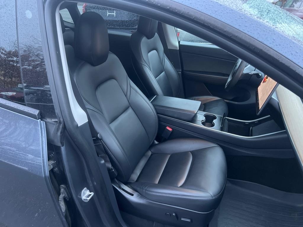 Tesla Model Y  2020
