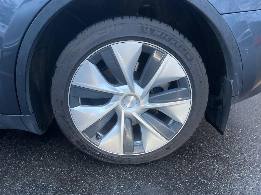 Tesla Model Y  2020