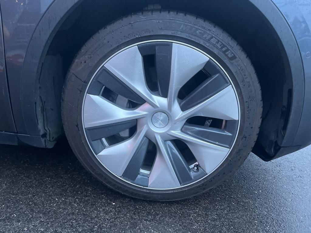 Tesla Model Y  2020