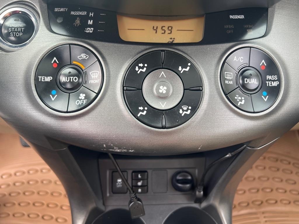 Toyota RAV4  2010