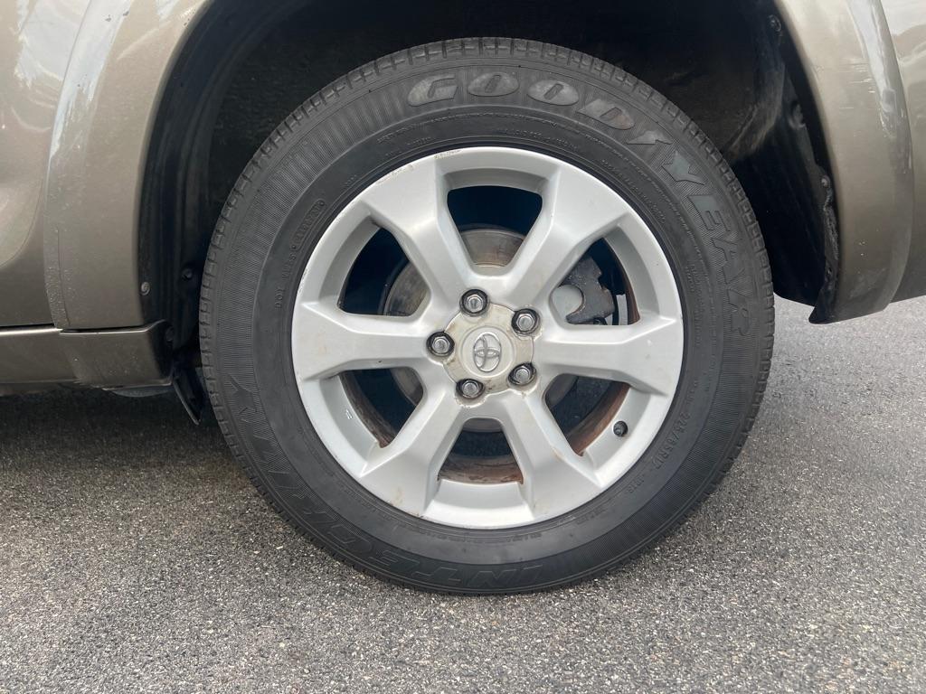 Toyota RAV4  2010